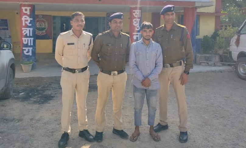 छत्तीसगढ़ - नाबालिग छात्रा को माँ बनाने वाला आरोपी गिरफ्तार , छात्रावास में दिया था बच्चे को जन्म 