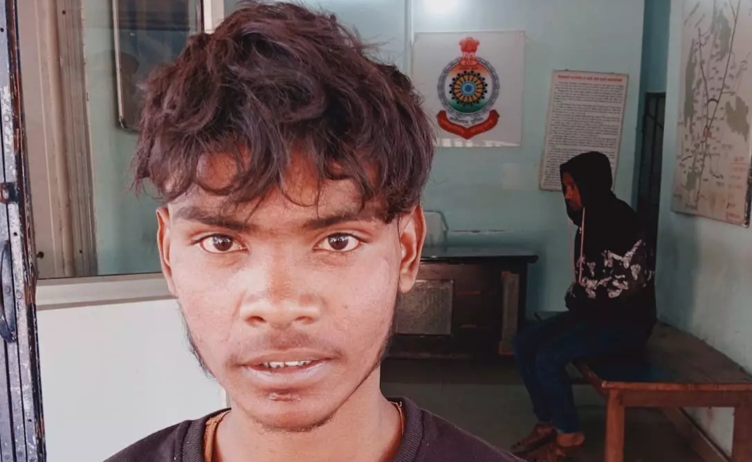 छत्तीसगढ़ - बुआ के गांव आकर भतीजे ने नाबालिग के साथ किया कांड , हुआ गिरफ्तार