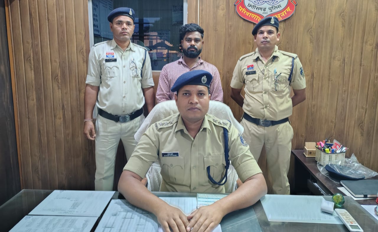 सक्ती - नौधा चौक में संचालित Tatoo Time में पुलिस का छापा , एक आरोपी गिरफ्तार