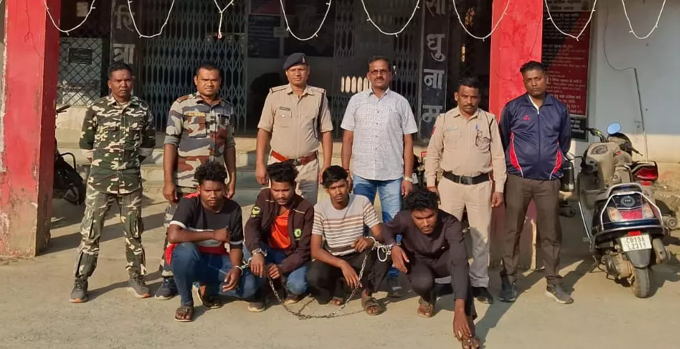 छत्तीसगढ़ - प्रेमी के साथ घूमने निकली नाबालिग के साथ गैंगरेप, 04 आरोपियों ने दिया वारदात को अंजाम