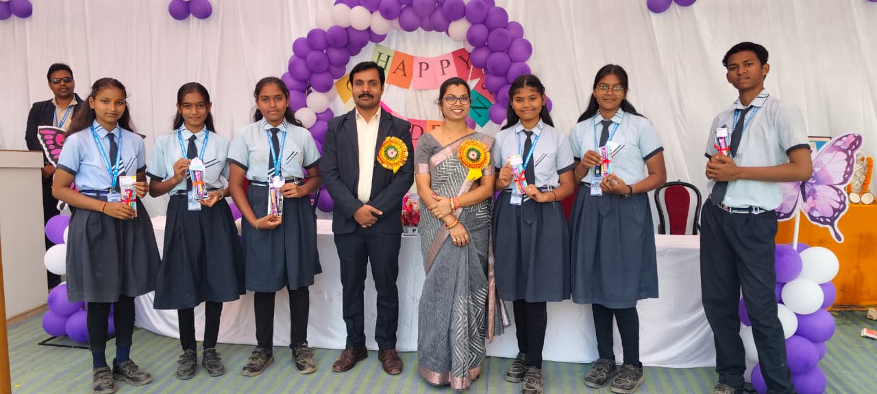 सक्ती - परमेश्वरी पब्लिक स्कूल में धूमधाम से मनाया गया बाल दिवस, कृष्णा देवांगन रहे मुख्य अतिथि