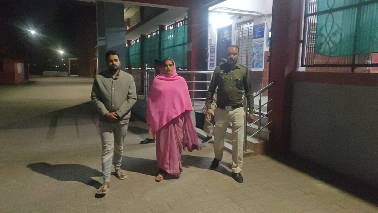 छत्तीसगढ़ - महाठग शिवा साहू की माँ और एक सहयोगी गिरफ्तार, ठगी के रुपयों को ठिकाने लगाने का है आरोप