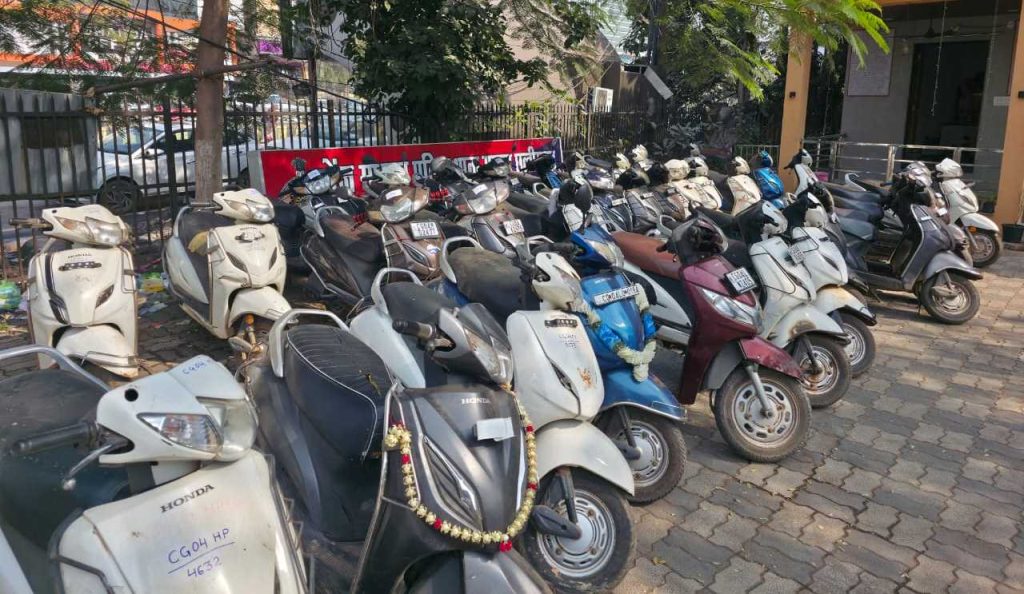 छत्तीसगढ़ - एक्टिवा चोर गिरोह का पर्दाफाश, चोरी की 36 एक्टिवा के साथ 21 आरोपी गिरफ्तार