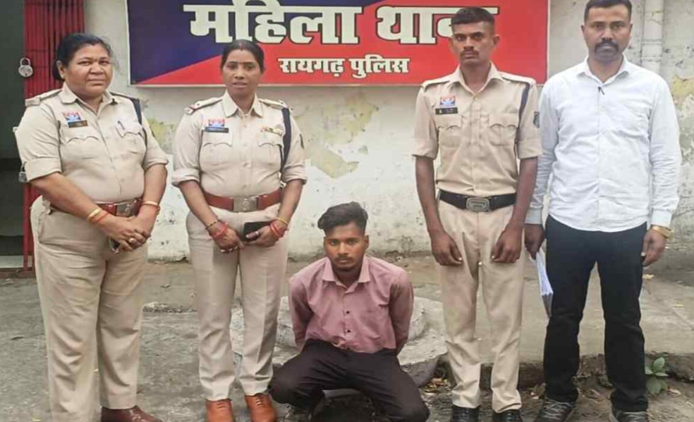 छत्तीसगढ़ - शोसल मीडिया में दोस्ती कर महंत ने किया नाबालिग के साथ  रेप, फिर ब्लैकमेल कर वसूले 10 हजार रुपए