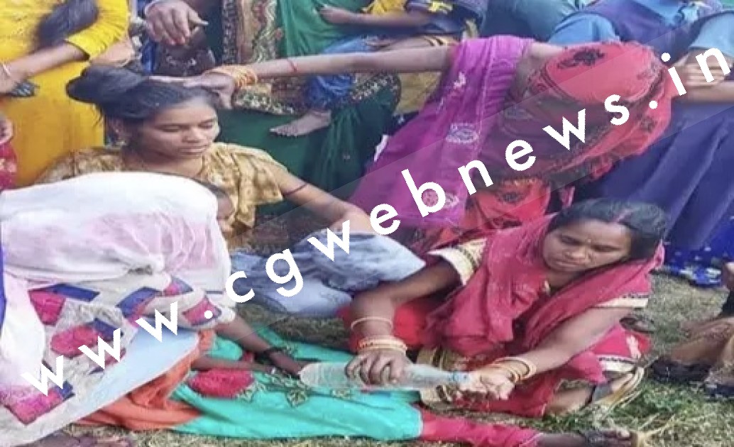 कोरबा जिले से बड़ी खबर , महिलाओं से भरी तेज रफ्तार पिकअप अनियंत्रित होकर पलटी , कई महिलाएं घायल 