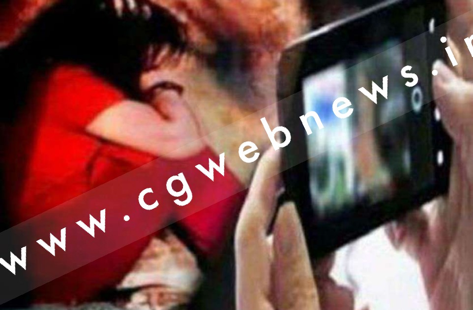 सुहागरात के दिन पति के मोबाईल पर आया पत्नी का एक वीडियो , उसके बाद हुआ यह