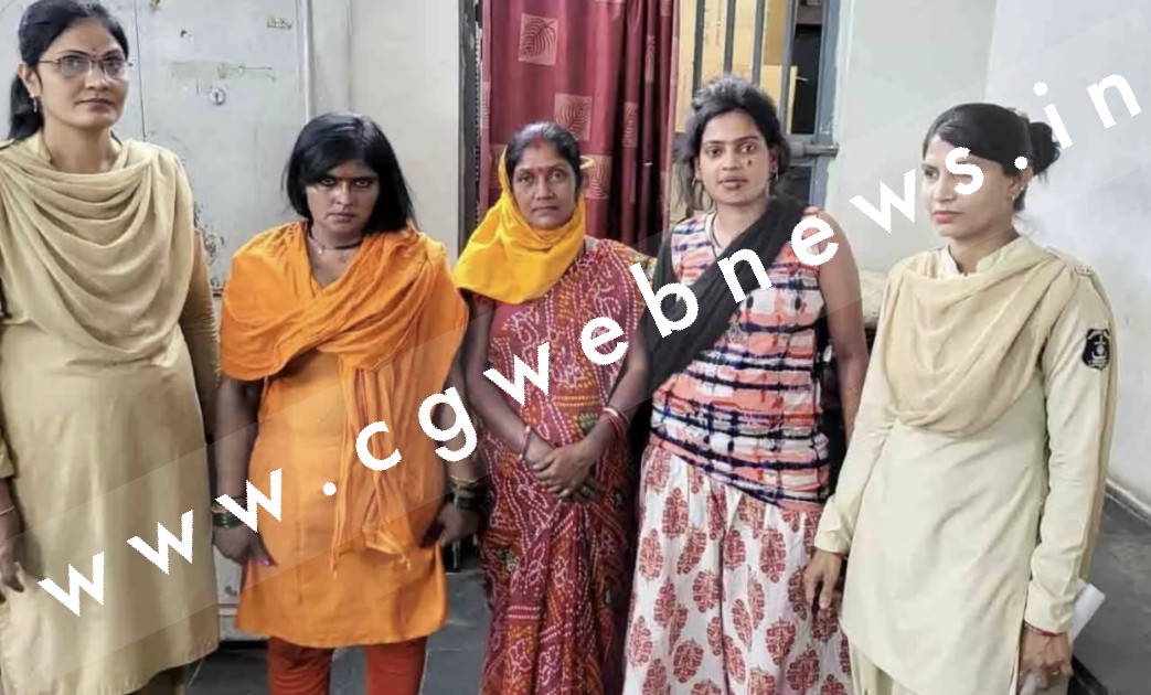 राजधानी रायपुर की यह तीन महिलाएं और नाबालिग निकली चाकूबाजो से आगे , पुलिस ने किया गिरफ्तार 