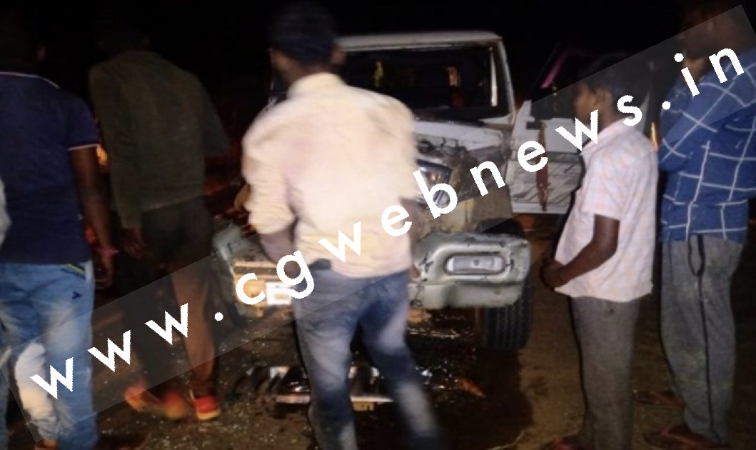 बलेरो और ट्रैक्टर में जबरदस्त टक्कर , बलेरो के परखच्चे उड़े , ट्रैक्टर चालक ट्रैक्टर सहित फरार