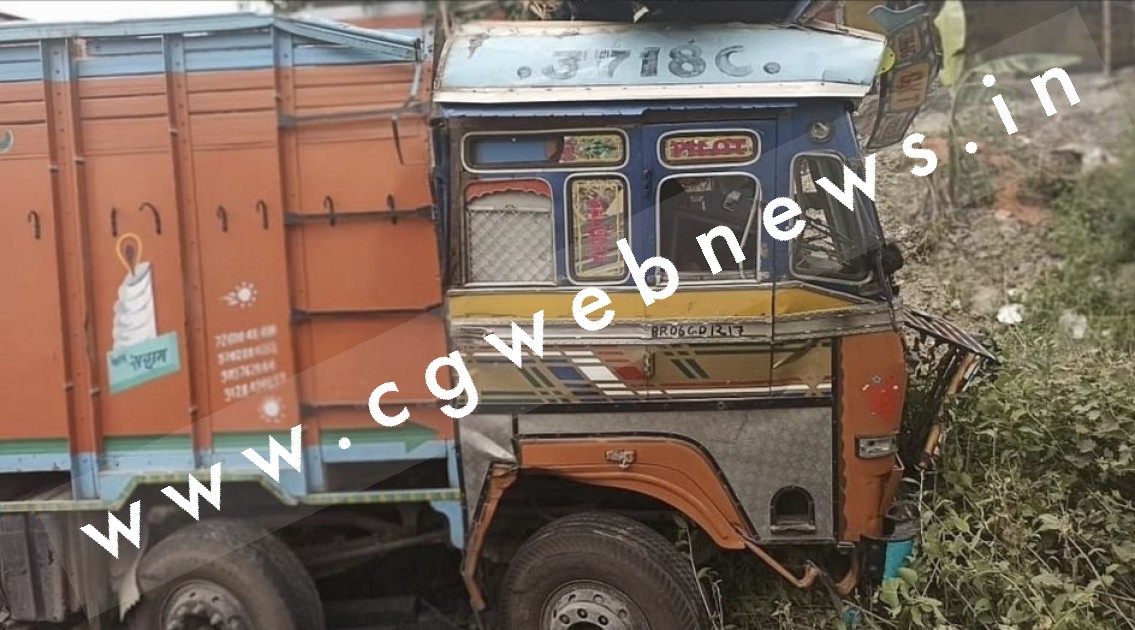 शादी की रस्म निभा रही महिलाओं को ट्रक ने कुचला , हादसे में 03 की मौत और कई महिलाएं घायल