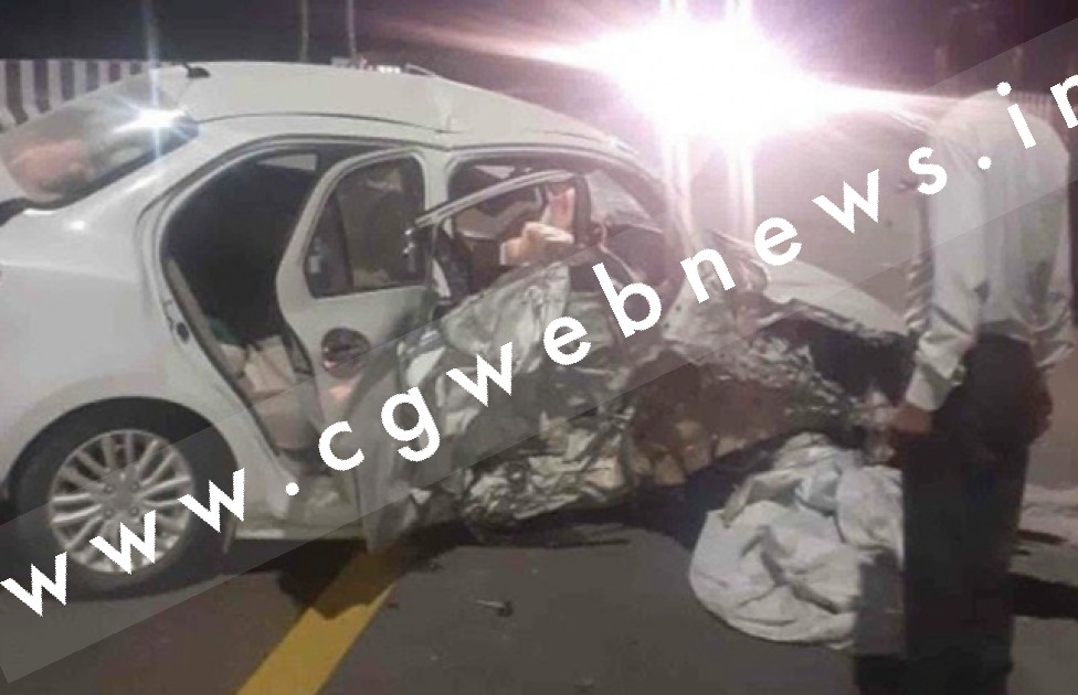 डिवाईडर से टकराई तेज रफ्तार कार , हादसे में कार सवार दम्पत्ति की मौके पर ही मौत 