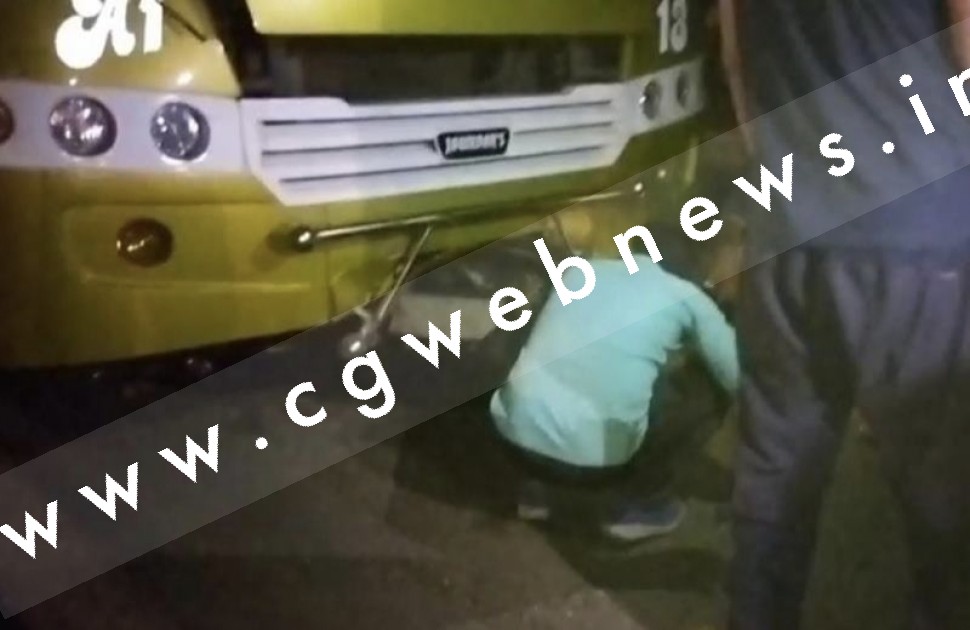 छत्तीसगढ़ में बड़ा सड़क हादसा , तेज रफ्तार बस की चपेट में आने से बाईक सवार दो युवकों की मौत