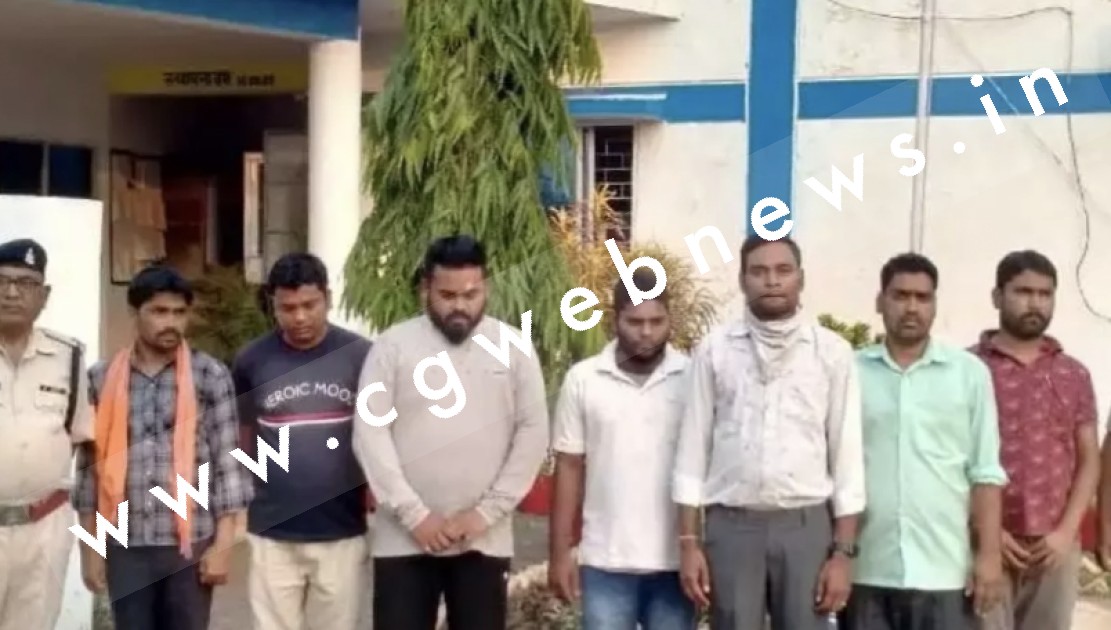 क्रेसर के भीतर सजी थी जुए की महफिल अचानक पहुँच गई पुलिस उसके बाद