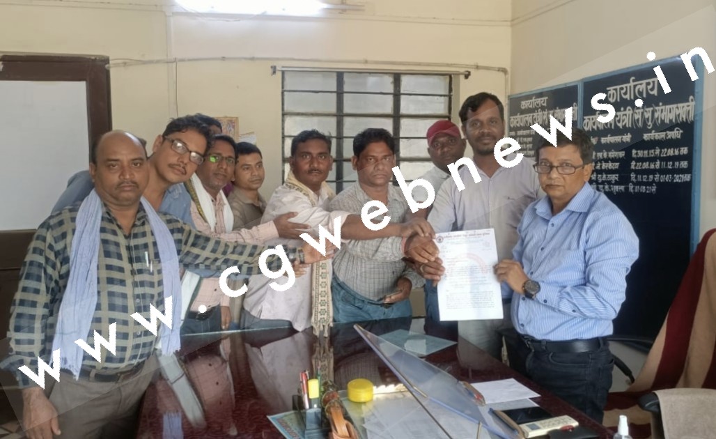 सक्ती बिजली विभाग के नाराज कर्मचारियों ने कार्यपालन यंत्री को सौपा ज्ञापन , की यह मांग