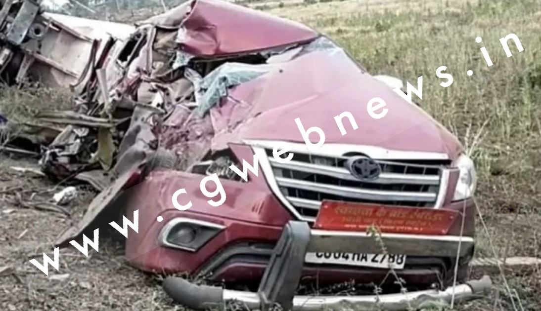 छत्तीसगढ़ी लोक कलाकार की कार और ट्रक में जबरदस्त टक्कर , ट्रक में लगी आग , महिला कलाकार घायल
