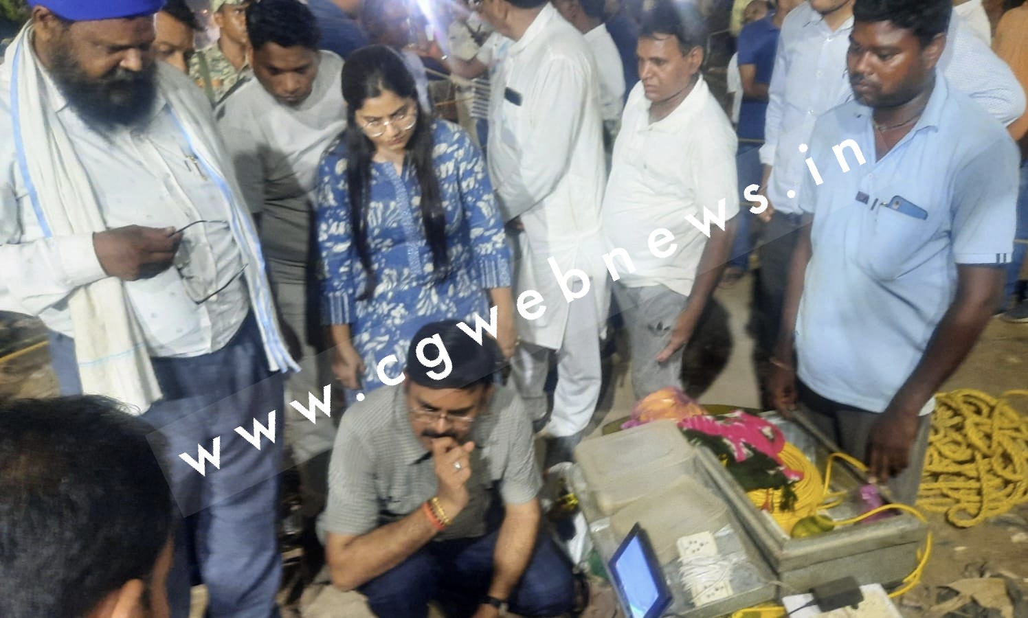 मिशन राहुल - देखे 60 फिट गहरे बोरवेल में फंसे राहुल का स्पेशल कैमरे से ली गई EXCLUSIVE VIDEO