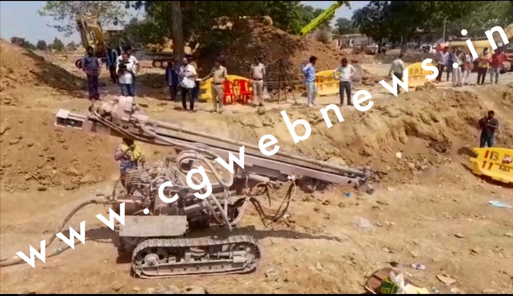 राहुल और NDRF की टीम के बीच आ गई एक बड़ी बाधा , अब काफी संभल कर बनाना होगा सुरंग 