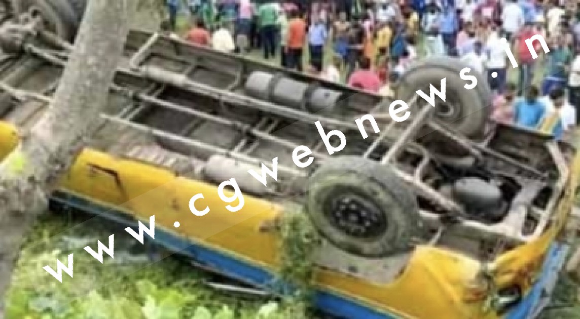 स्कूली छात्रों से भरी बस पलटी , स्कूल बस में 72 बच्चे थे सवार , 12 बच्चे गंभीर रूप से घायल