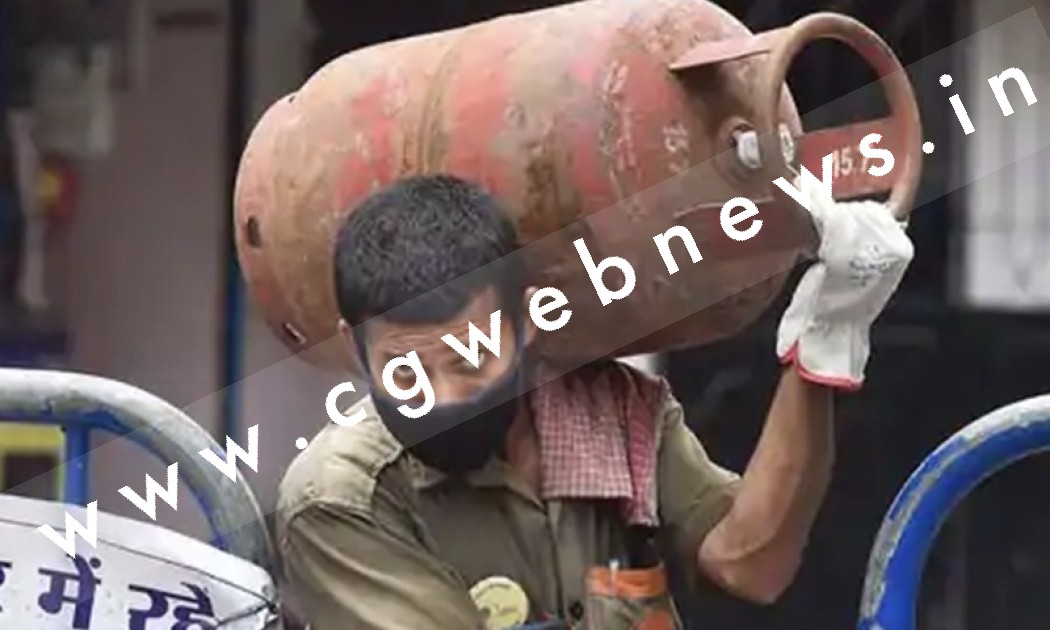 रसोई गैस की कीमतों में लगी आग , तेल कंपनियों ने प्रति सिलेंडर इतने रुपये की बढ़ोतरी की