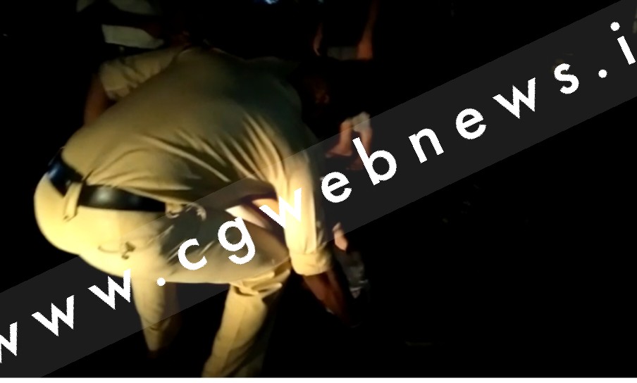 छत्तीसगढ़ - थाने से चोरी हुआ नर कंकाल , चोर को पुलिस नही कर सकती है गिरफ्तार , जाने वजह