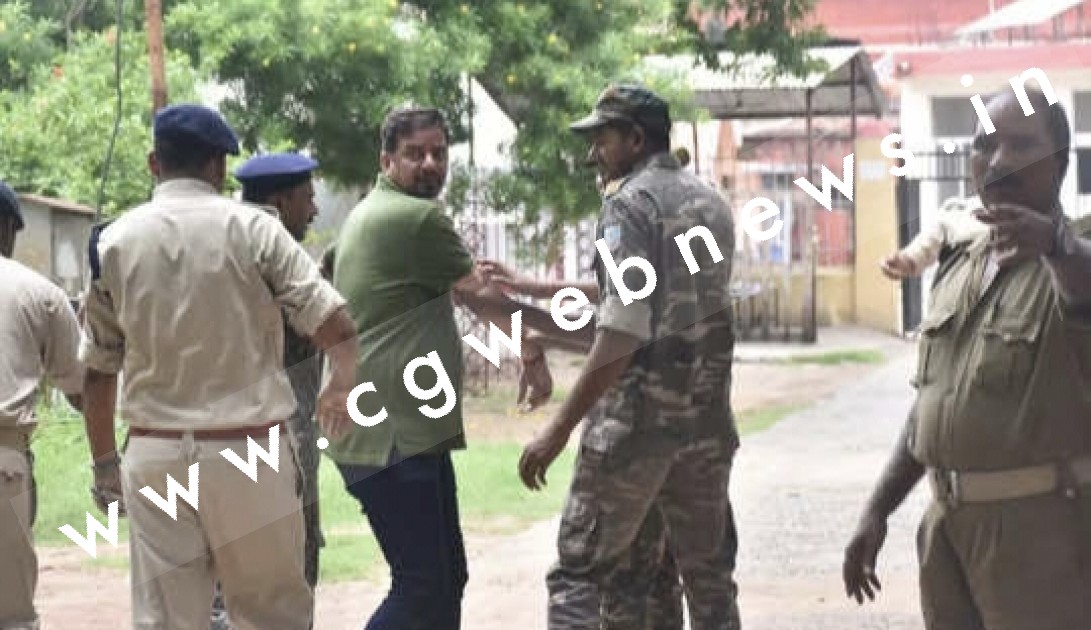 ब्लैकमेल कर रुपये वसूली के आरोप में निजी TV चैनल का मालिक गिरफ्तार , भेजा गया जेल