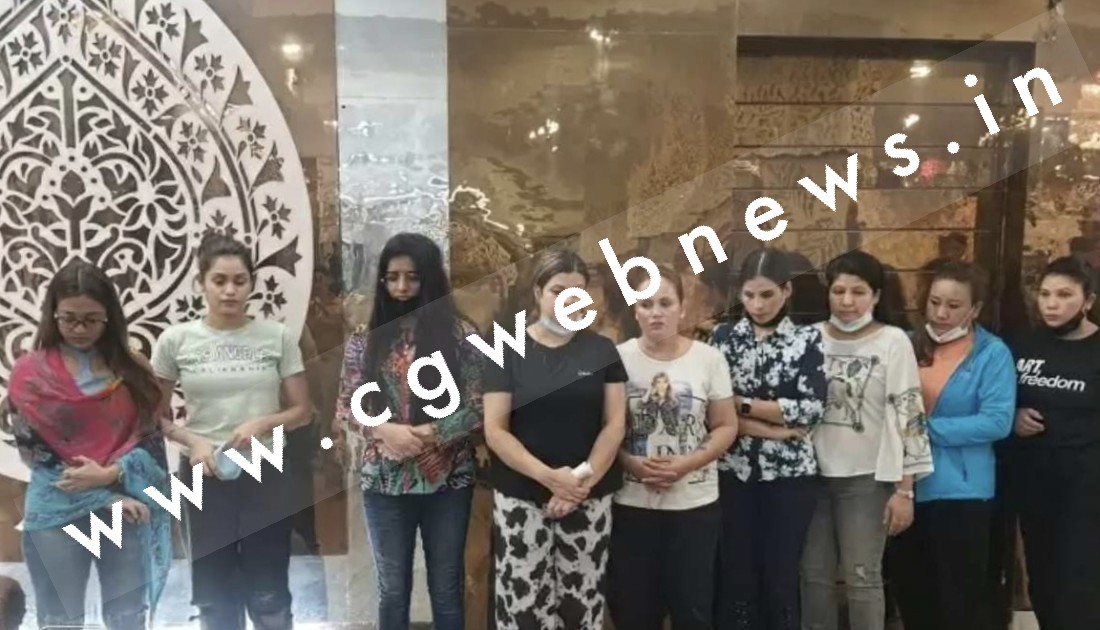 नामी हॉटल में छापा , 10 नेपाली युवतियां सहित 43 रईसजादे गिरफ्तार , लाखो रुपये भी जप्त
