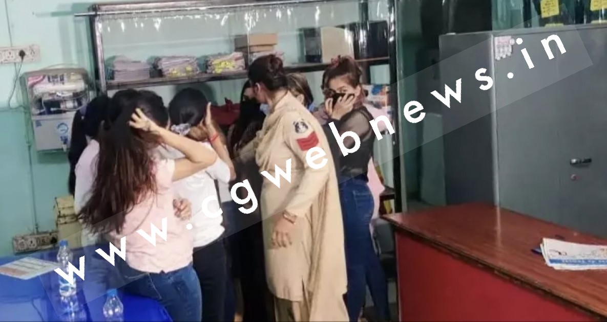 छत्तीसगढ़ के 05 स्टार हॉटल में चल रहे सैक्स रैकेट का पर्दाफाश , 06 राज्यो की कालगर्ल गिरफ्तार , भीतर देखे तश्वीर
