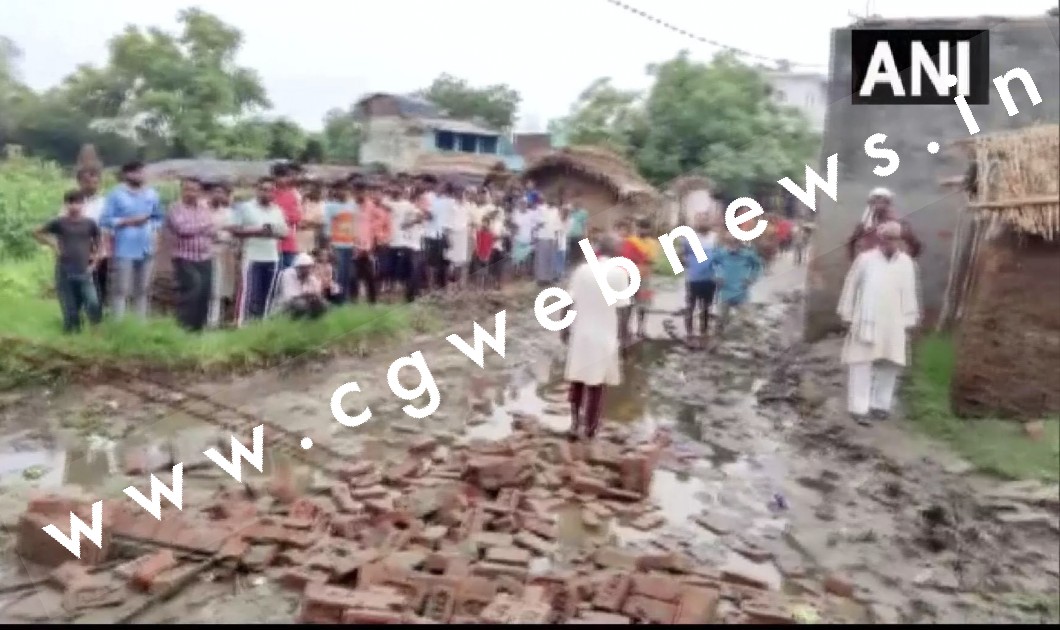 निर्माणाधीन मकान की दीवार ढहने से 06 बच्चे दबे , 02 की मौत , 04 का ईलाज जारी