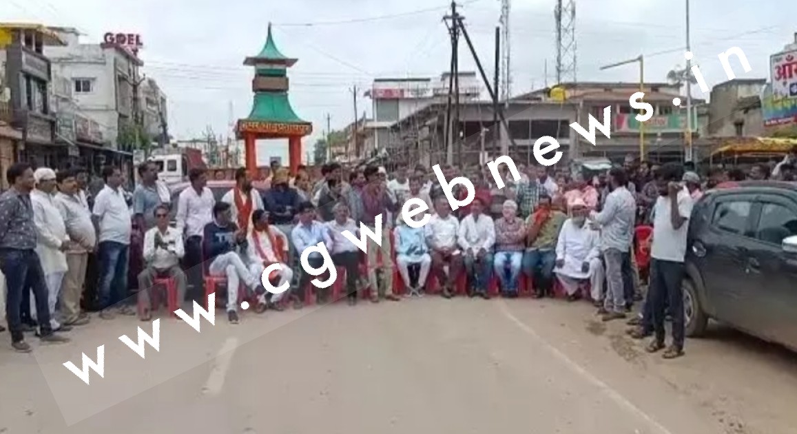 जिला बनाने की मांग को लेकर संघर्ष मोर्चा ने किया चक्काजाम , दी यह चेतावनी