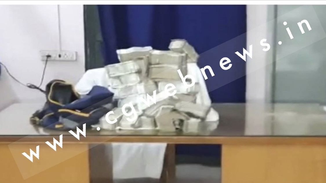 कांग्रेस के 03 विधायक नोटों के बंडल के साथ पकड़ाए , पार्टी ने तीनों विधायकों को किया निलंबित