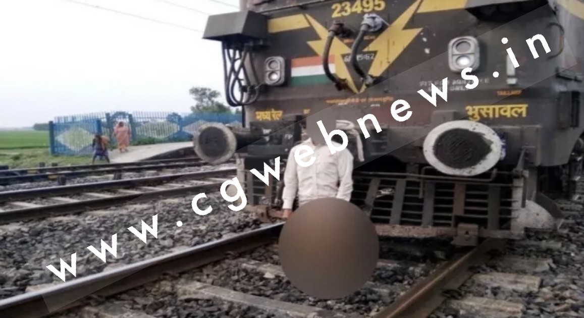 कमजोर दिल वाले सिर्फ तश्वीर को देख कर संतुष्ट रहे , क्योंकि यह खबर आपको दे सकती है