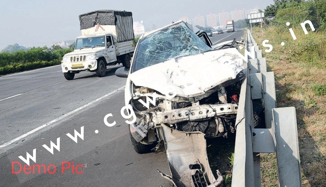 चन्द्रपुर में बड़ा सड़क हादसा , मवेशी को बचाने के चक्कर मे ट्रक से टकराई कार , पति-पत्नी सहित 04 की मौत