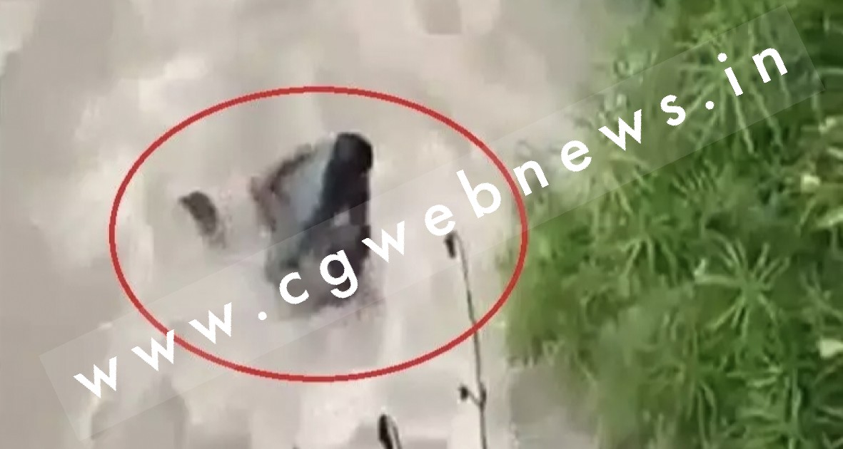 पिकनिक स्पॉट पर बड़ा हादसा , नदी में नहाने के दौरान दो युवक जलप्रपात में बहे