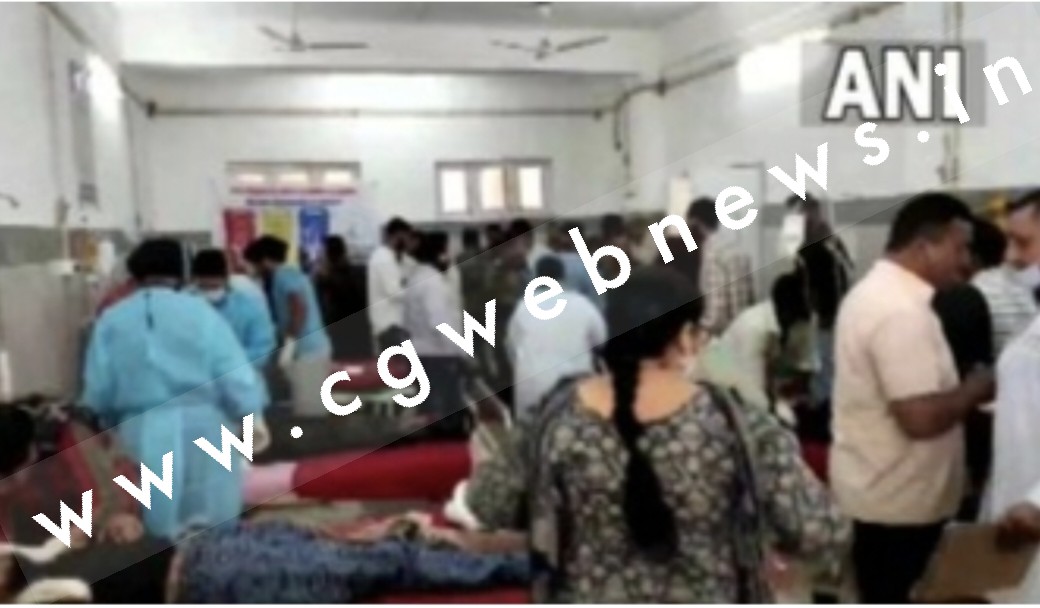 बड़ा बस हादसा , गहरी खाई में गिरी बस , 11 यात्रियों की मौत और दर्जनों घायल