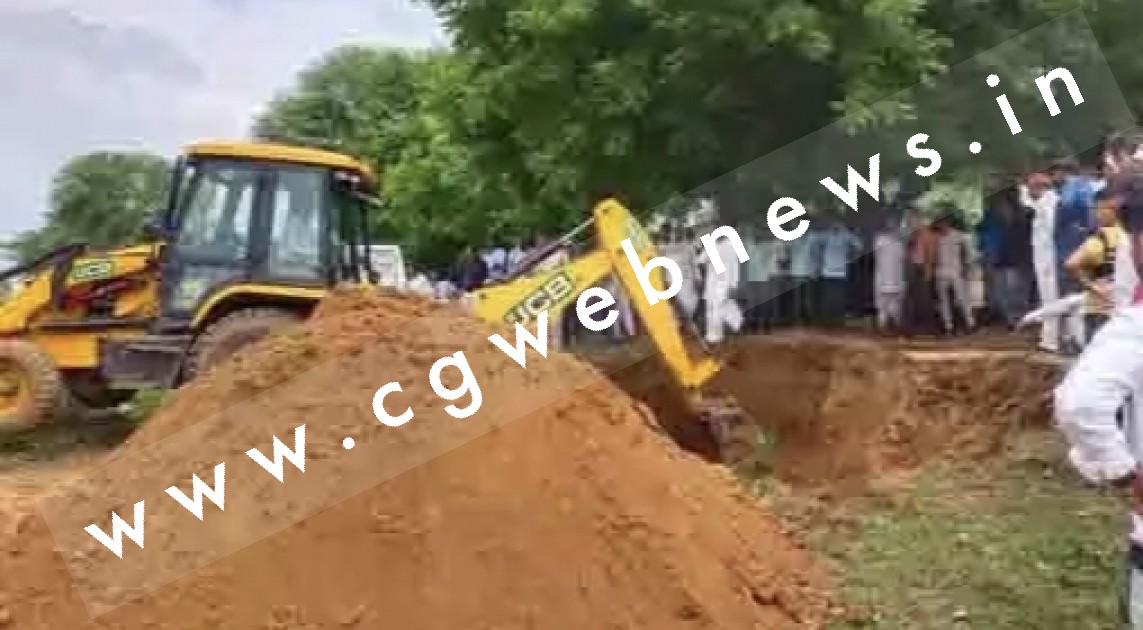 दो साल की मासूम गिरी खुले बोरवेल में , सौ फीट की गहराई पर है फंसी , रेस्क्यू ऑपरेशन जारी