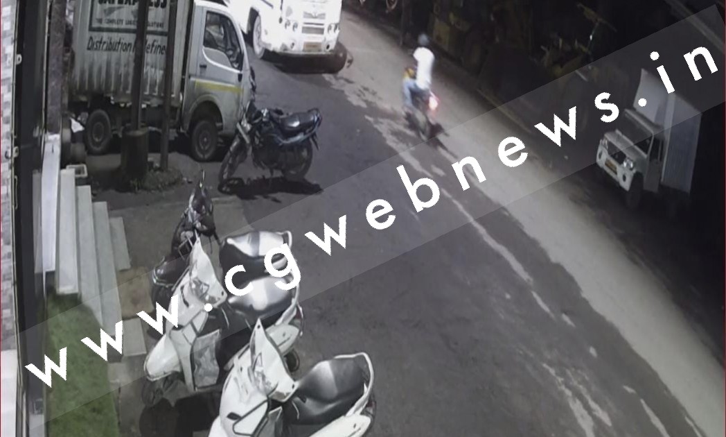 सक्ती के समीपवर्ती जिले के दफ्तर में चली गोली , फेंके गए यह पर्चे , सभी सीमाएं सील