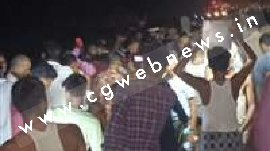 बड़ा सड़क हादसा , ट्रैक्टर ट्रॉली पलटने से 27 श्रद्धालुओं की मौत , दर्जनों घायल , CM ने किया शोक ब्यक्त