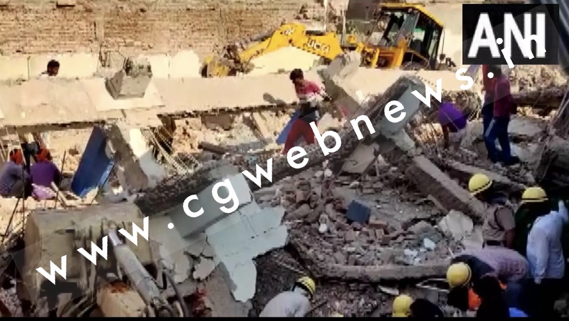 तीन मंजिला पुरानी ईमारत ढही , कई मजदूरों के दबे होने की आशंका , रेस्क्यू ऑपरेशन जारी