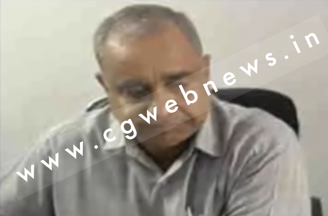 छत्तीसगढ़ - 40 हजार की रिश्वत लेते महिला कर्मचारी और अधिकारी गिरफ्तार , भीतर देखे रिश्वतखोरों की तश्वीर