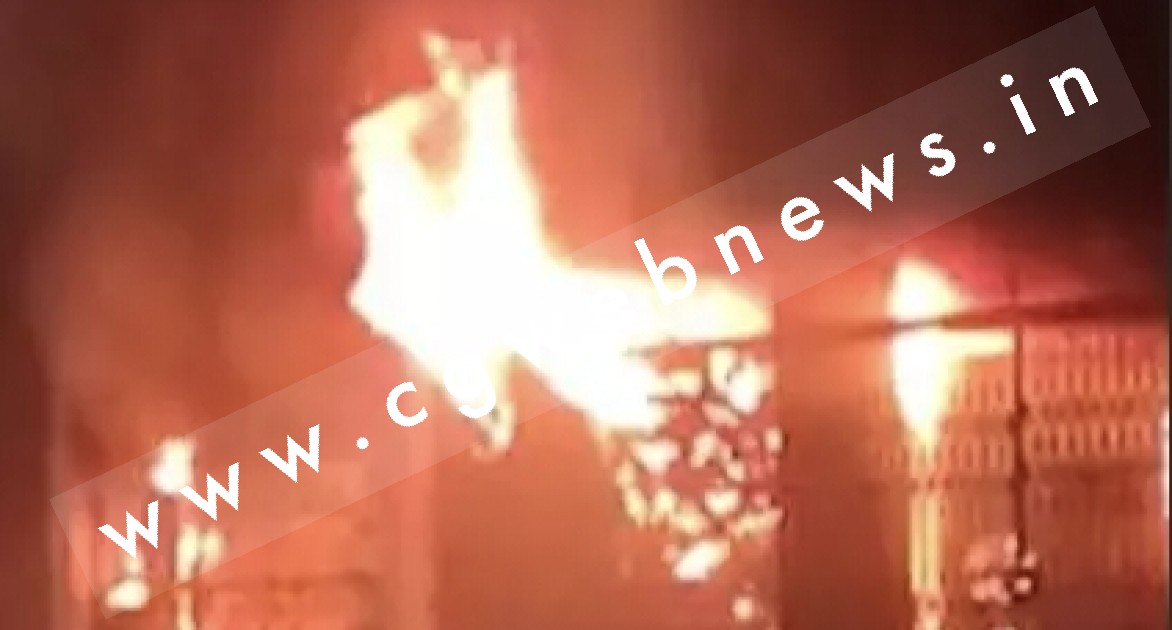 छत्तीसगढ़ - हार्डवेयर की दुकान में लगी भीषण आग , 3 और भी दुकान आये चपेट में