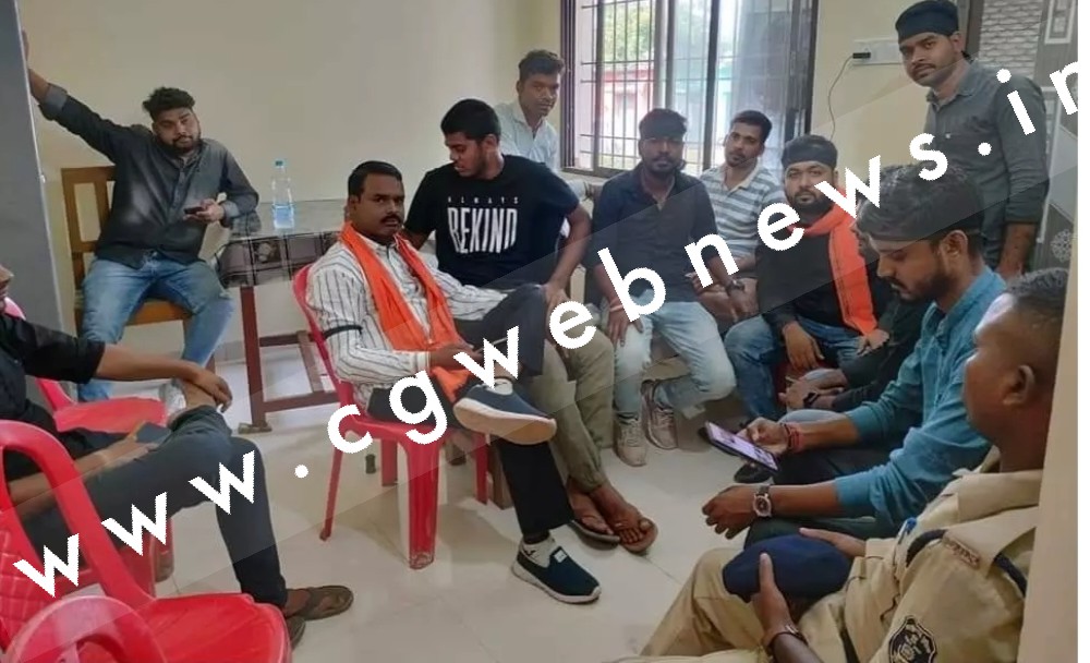 सक्ती - भा ज यु मो के कार्यकर्ताओं को पुलिस ने लिया हिरासत में , जाने वजह