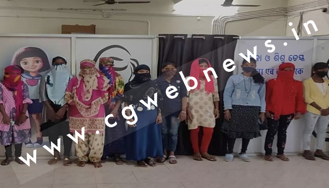 नाबालिग सहित 16 युवतियों को किया रेस्क्यू , एक युवक हिरासत में , काम दिलाने के बहाने ले जा रहा था महाराष्ट्र