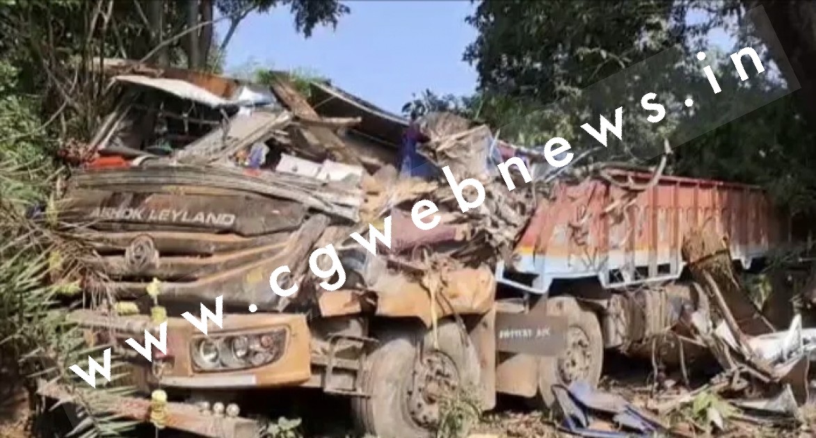 छत्तीसगढ़ - तेज रफ्तार ट्रक अनियंत्रित होकर पेड़ से टकराई , हादसे में परिचालक की मौके पर ही मौत