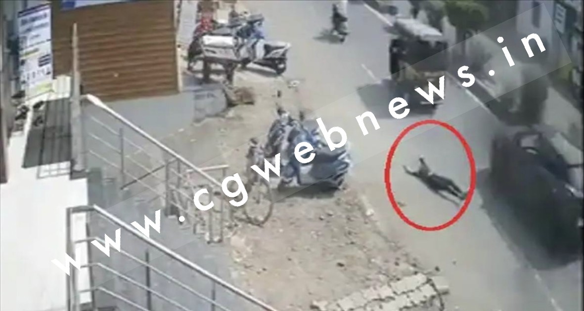 चलती ऑटो में अकेली युवती के साथ ऑटो चालक कर रहा था छेड़छाड़ , फिर हुआ कुछ ऐसा की ,,,