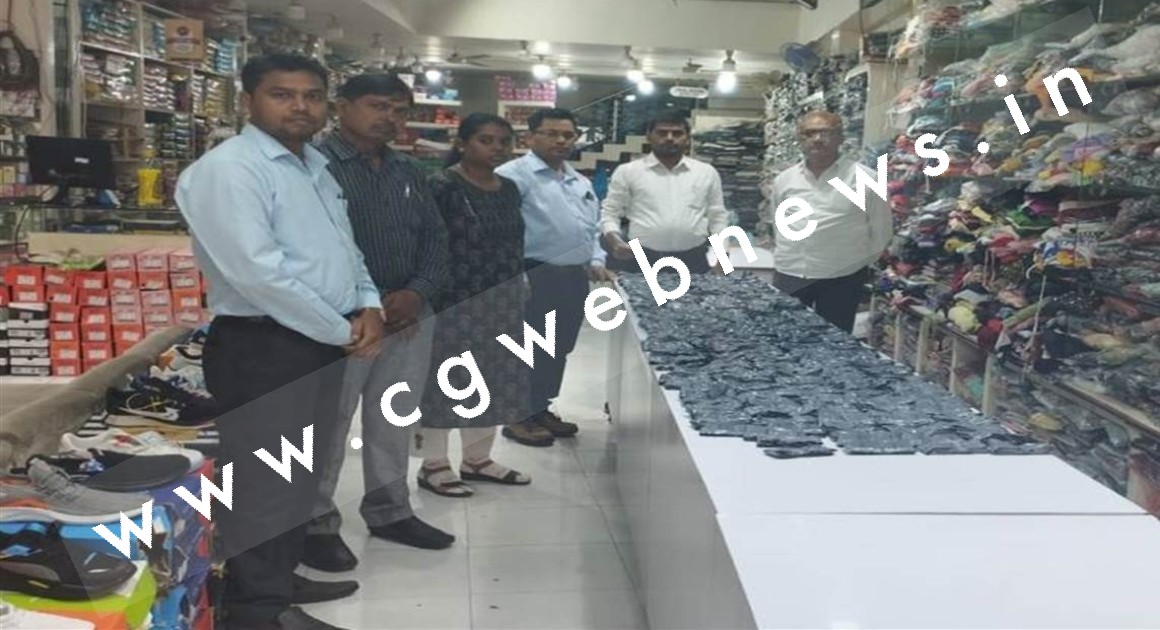 छत्तीसगढ़ - जूते , चप्पल के दुकान पर बेची जा रही थी एलोपैथिक दवाईयां , खाद्य एवं औषधि विभाग ने मारा छापा