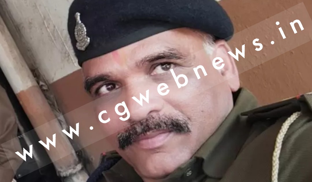 छत्तीसगढ़ - सड़क हादसे में थाना प्रभारी की मौत , NH पर खड़ी ट्रक से टकराई थी TI की बाईक