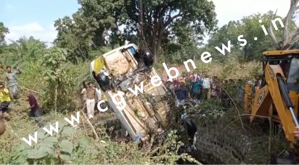 लापता नायब तहसीलदार सहित चारों की मिली लाश , कुएं में मिली कार , चारों के शव भी कार के अंदर से बरामद