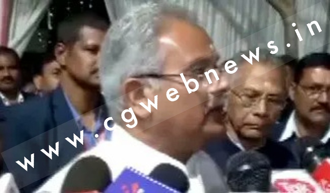 शाहरुख खान की फ़िल्म पठान फिल्म पर मुख्यमंत्री भूपेश बघेल का बड़ा बयान , भगवा ड्रेस को लेकर कही यह बात