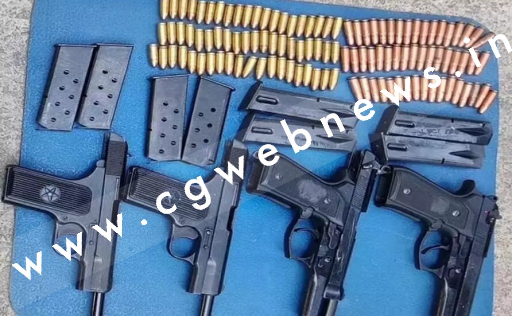 पूर्व विधायक के घर में मिला हथियारो का जखीरा , पुलिस ने किया गिरफ्तार , पूछताछ जारी 