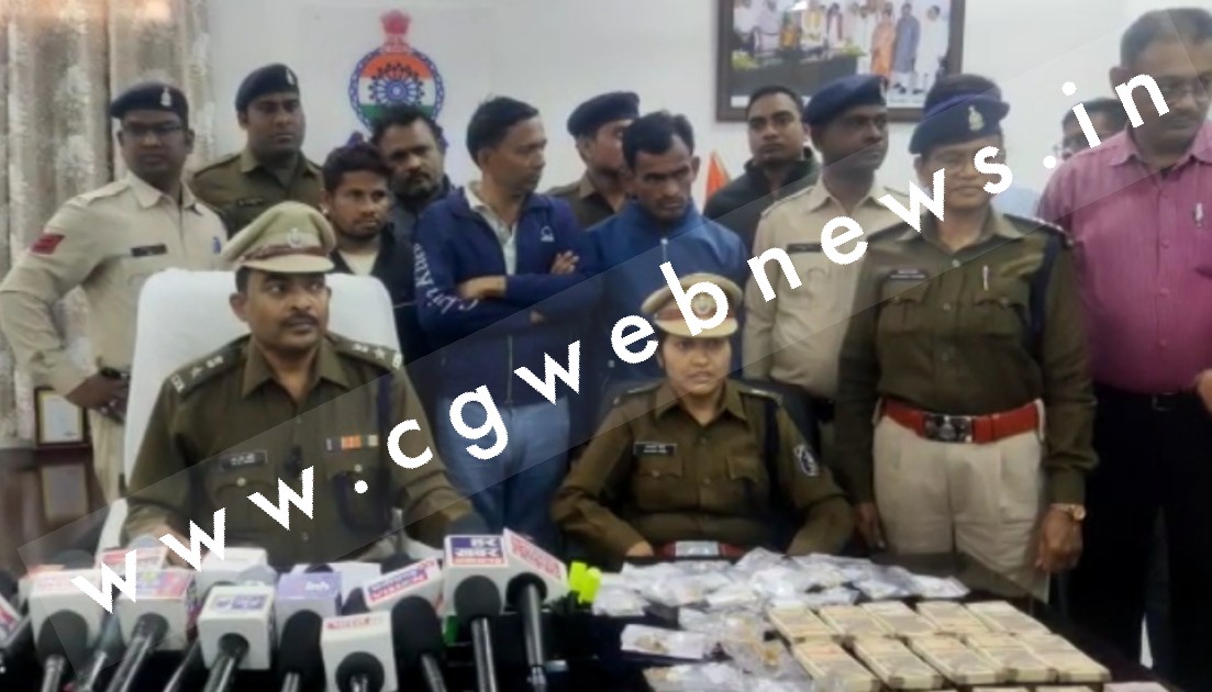 सक्ती - 50 लाख रूपये के जेवरों की चोरी का खुलासा , 04 शातिर आरोपी गिरफ्तार , बैंक एकाउंट किया गया सीज