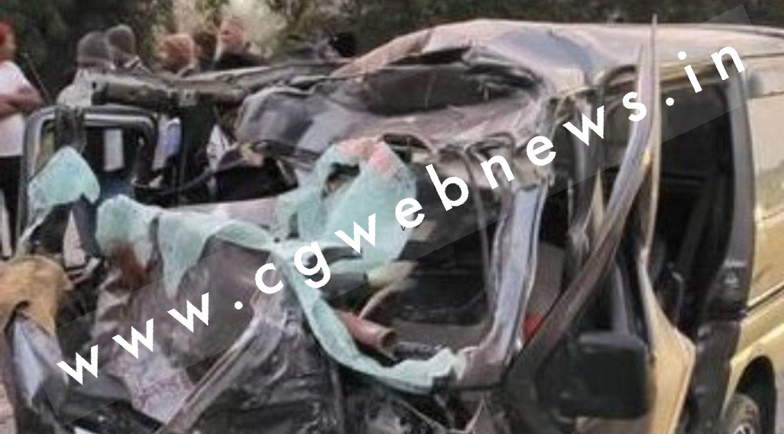 हाईवे पर बड़ा सड़क हादसा , कार और ट्रक की टक्कर में 09 लोगो की मौके पर ही मौत
